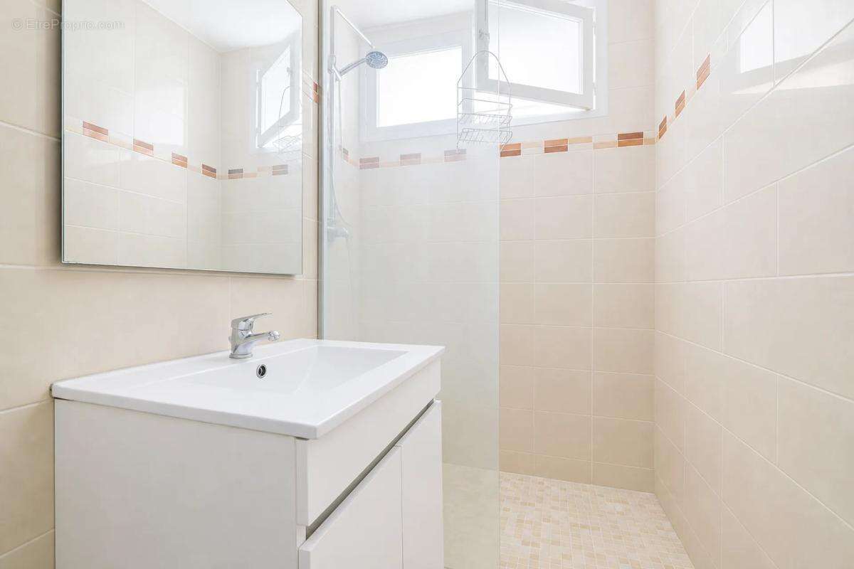 Appartement LOUÉ de 4 pièces de 68 m2 en vente à Grenoble - photo 12