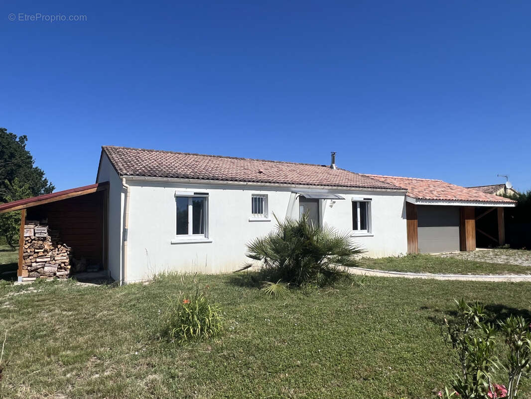 Maison à LA VILLE-DIEU-DU-TEMPLE