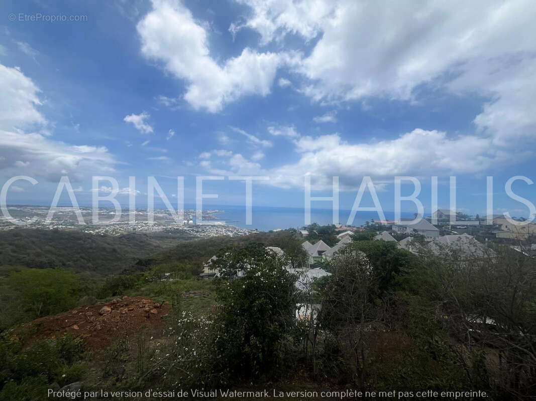 Terrain à LA POSSESSION