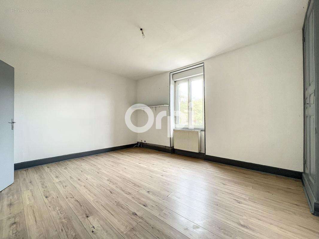 Appartement à SAINT-ELOY-LES-MINES