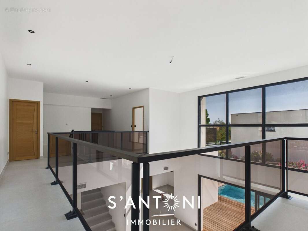 Villa de prestige - Frais de notaire réduits - Secteur privilégié - photo 4