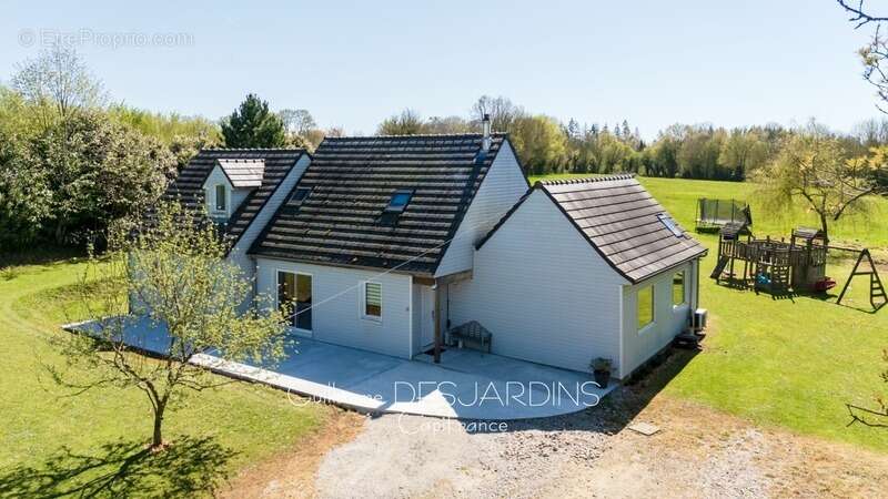 Maison à AUBRY-LE-PANTHOU