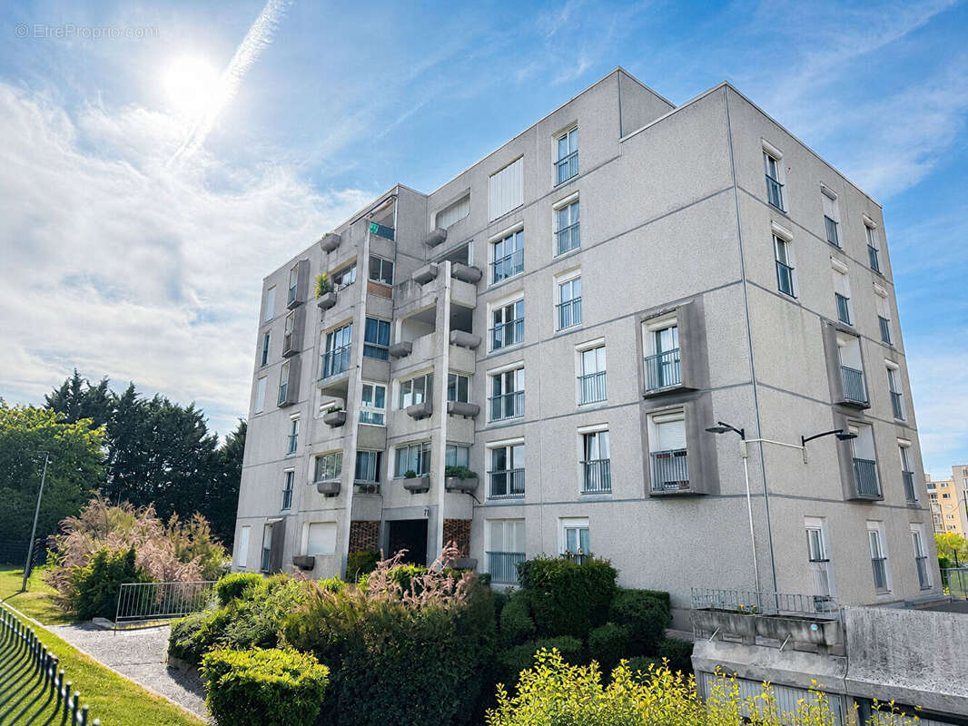 Appartement à DAMMARIE-LES-LYS