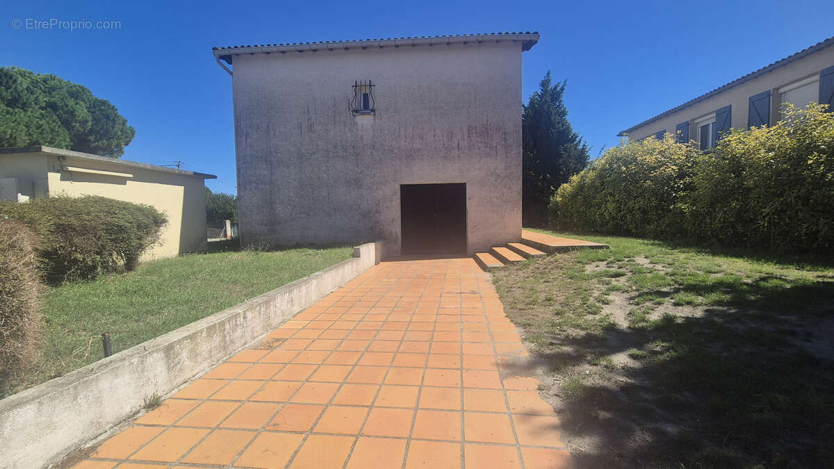 Maison à VILLENEUVE-LA-COMPTAL