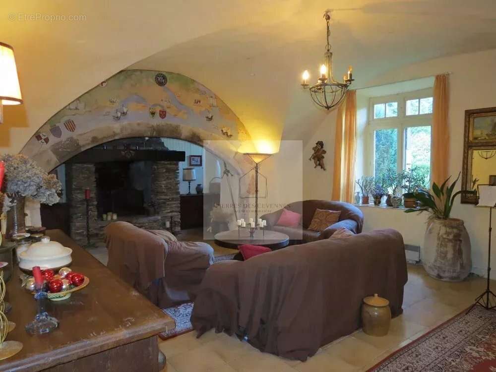 Maison à SAINT-GERMAIN-DE-CALBERTE