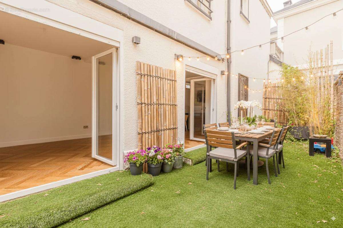 Maison à SAINT-MAUR-DES-FOSSES