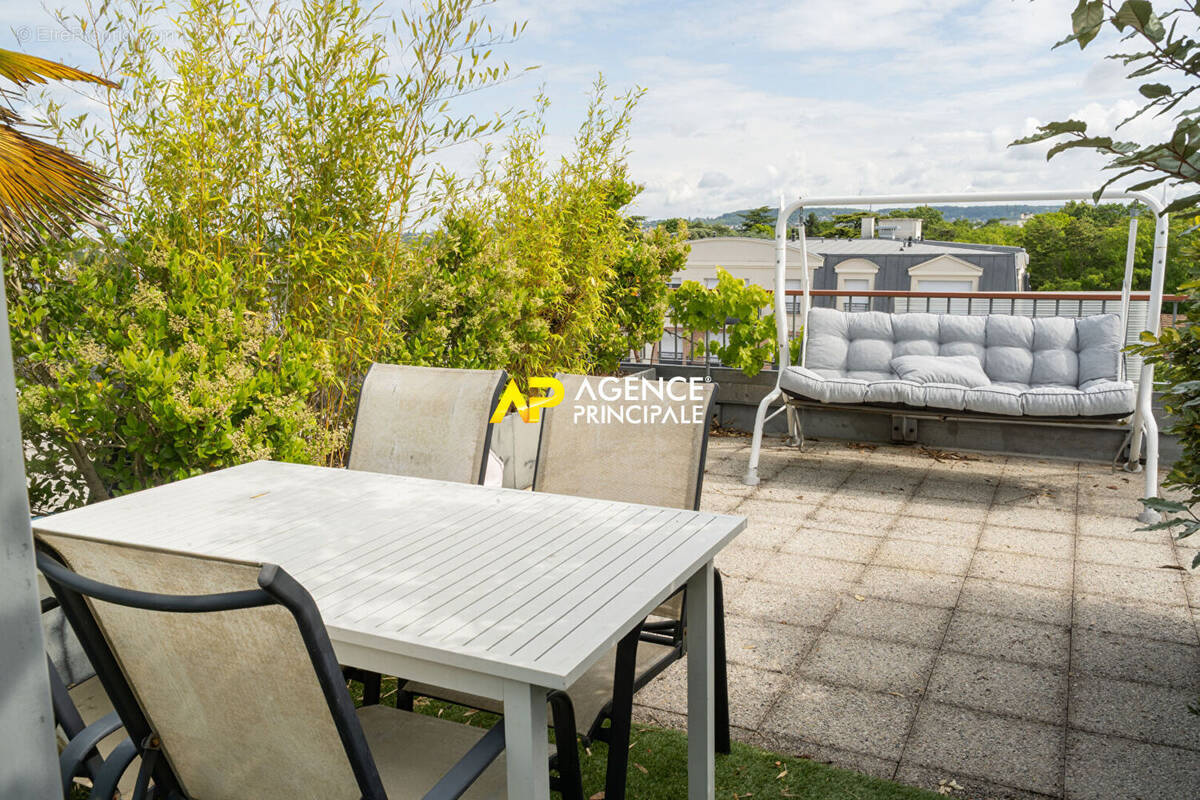 Appartement à SARTROUVILLE