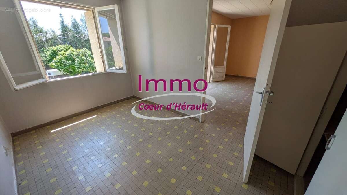 Appartement à GIGNAC