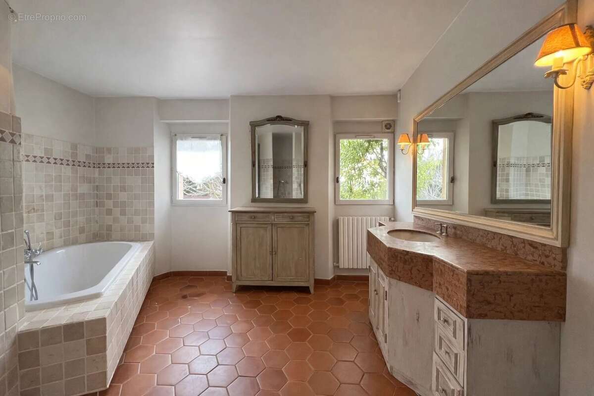 Maison à OPIO
