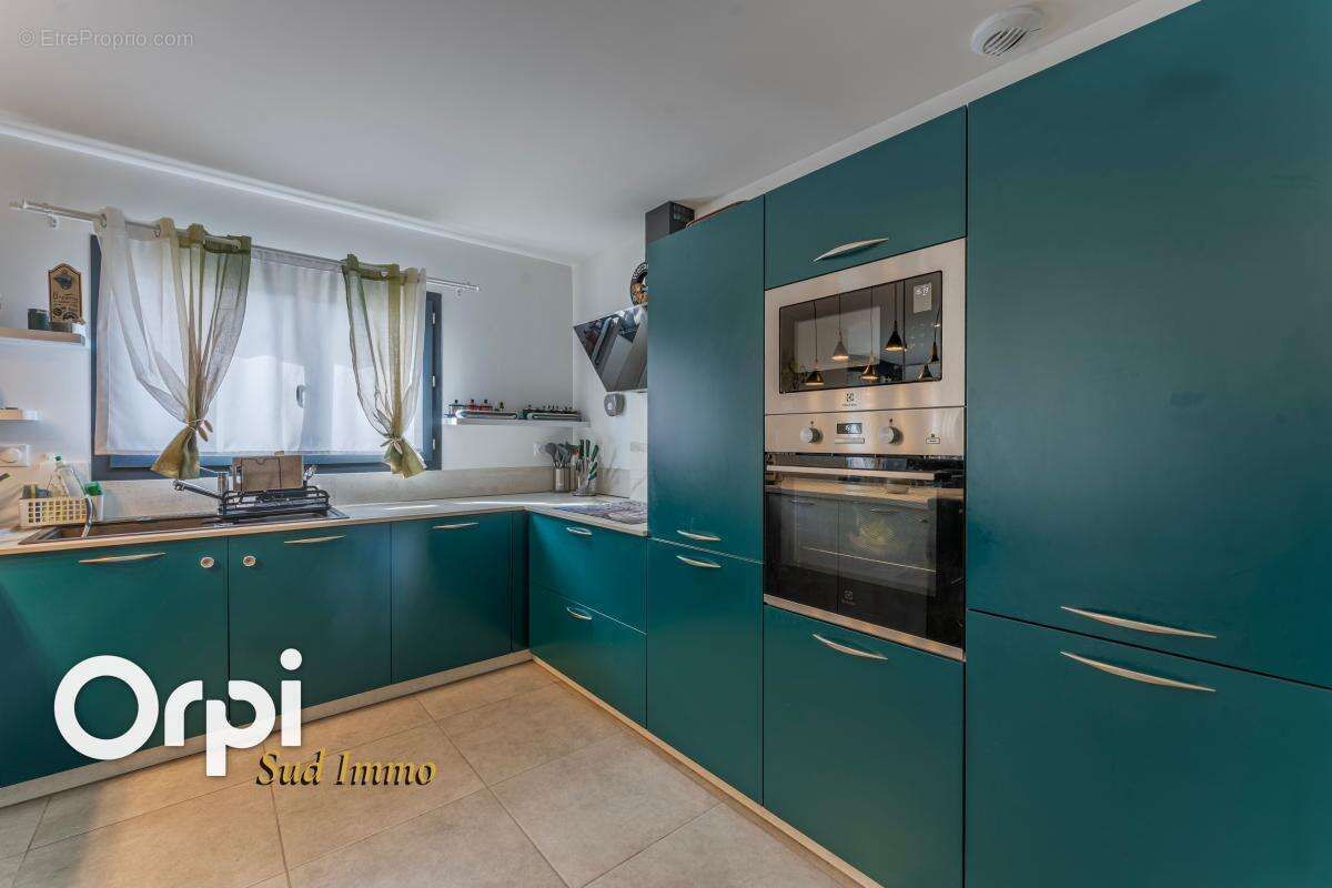 Maison à ALBA-LA-ROMAINE