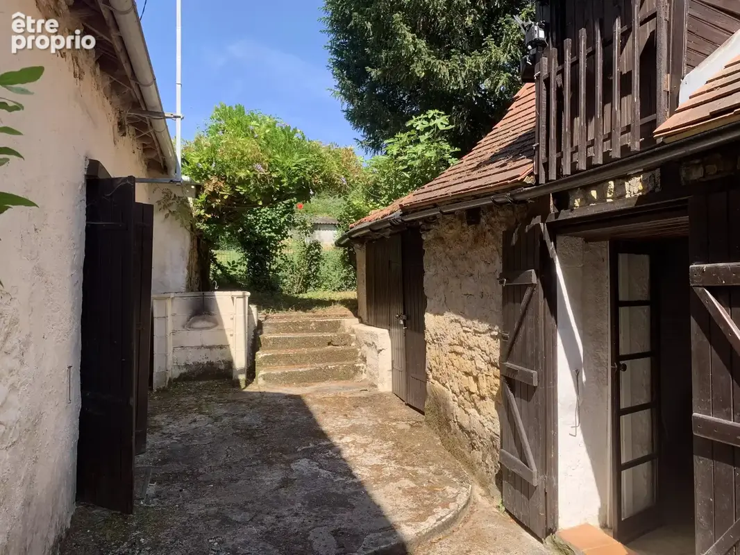 Près de Hautefort, Dordogne - Ensemble de deux petites maisons - photo 7