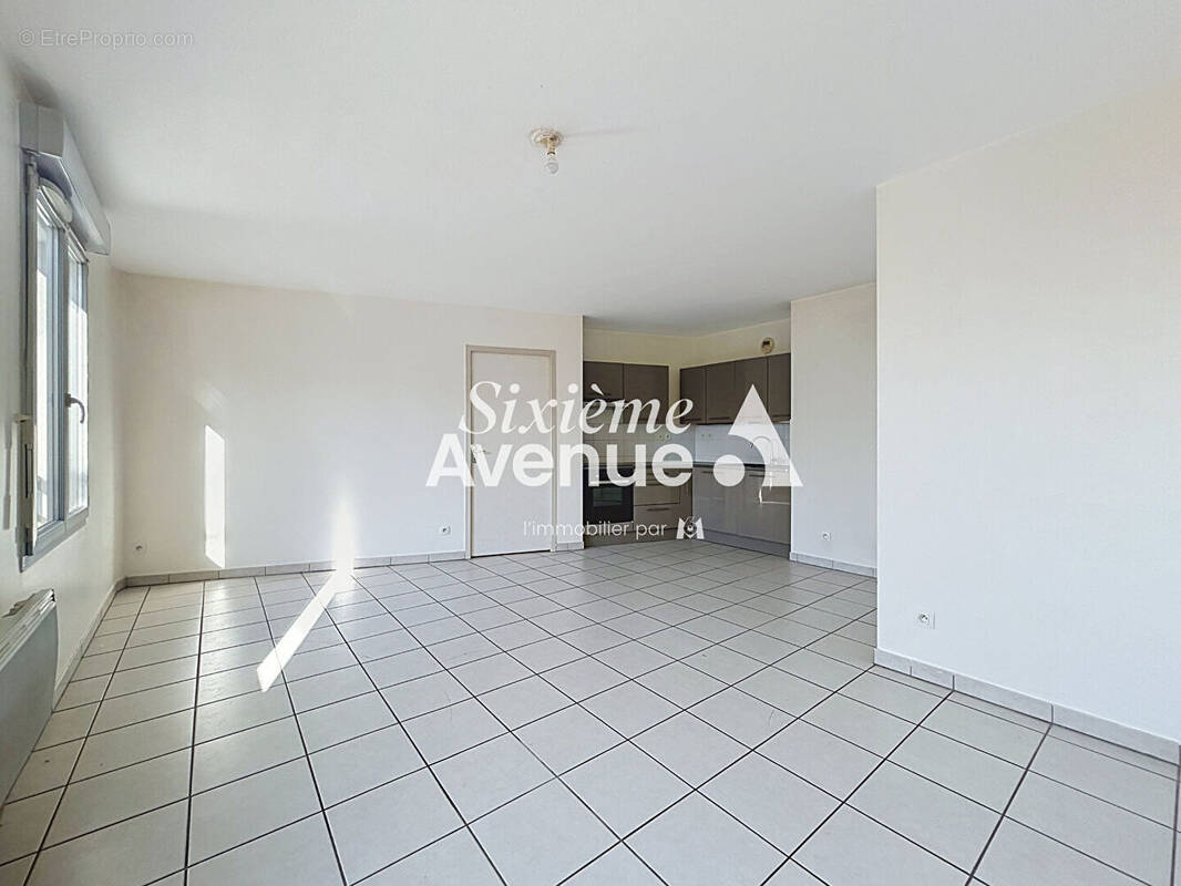 Appartement à DECINES-CHARPIEU