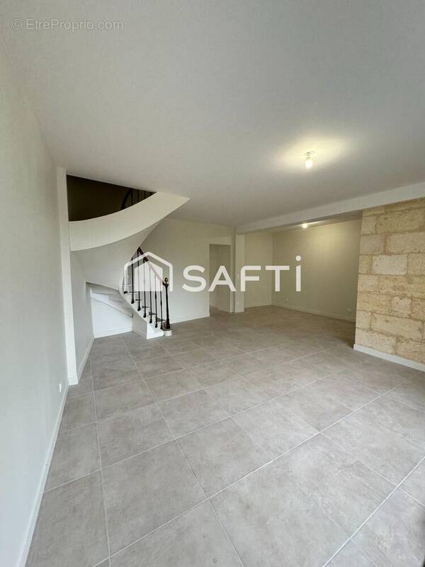 Photo 1 - Maison à LA SAUVE