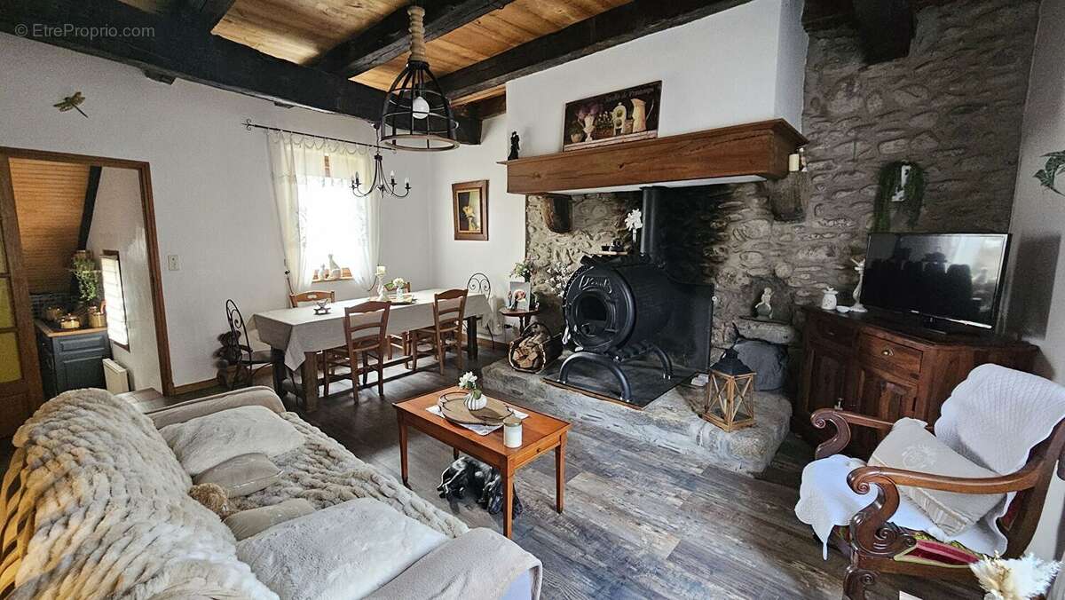 Maison à SAINT-GENIEZ-D'OLT