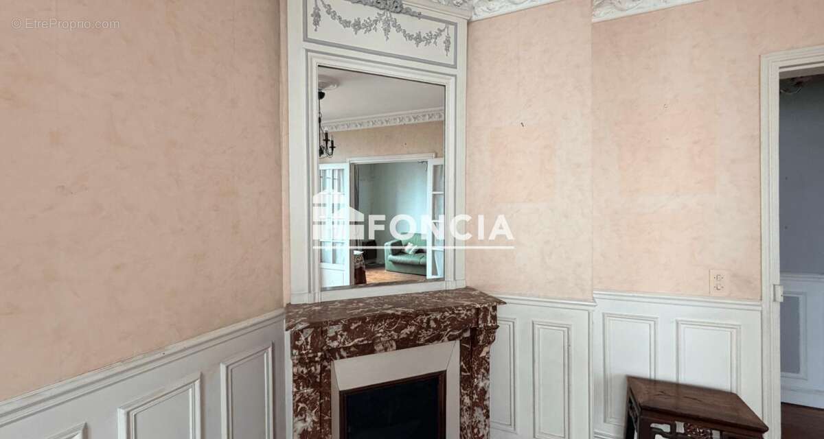 Patay- 3 pieces (55 m2) en etage eleve avec ascenseur - ensoleille- charme de l'ancien - photo 7