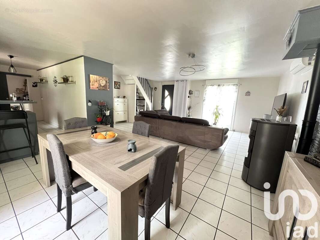 Photo 5 - Maison à BAZOCHES-SUR-LE-BETZ