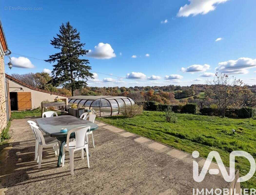 Photo 2 - Maison à MORTROUX