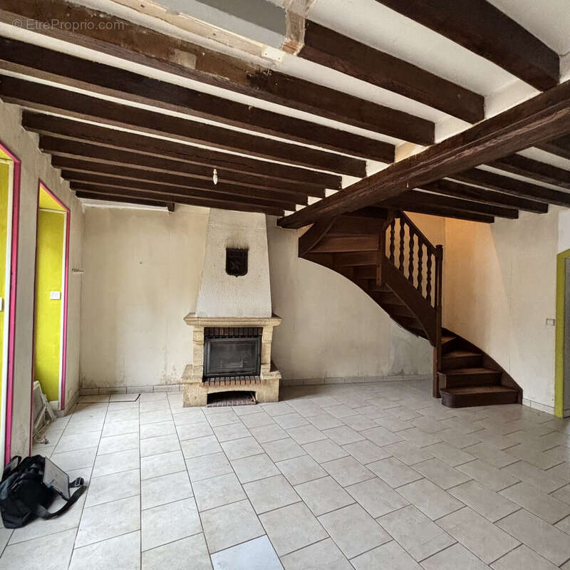 Maison à SAINT-AMAND-EN-PUISAYE