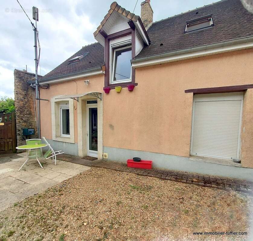 Maison à MONTFORT-LE-GESNOIS