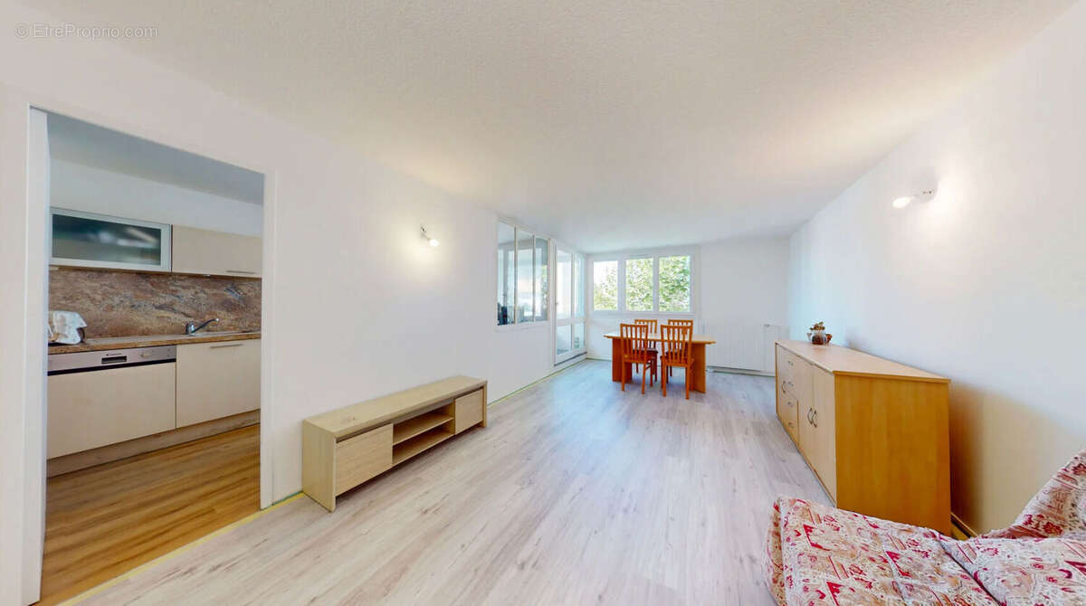 Appartement à PONTAULT-COMBAULT