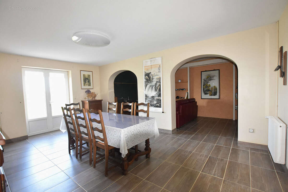 Maison à SAINT-MARTIN-D'ESTREAUX