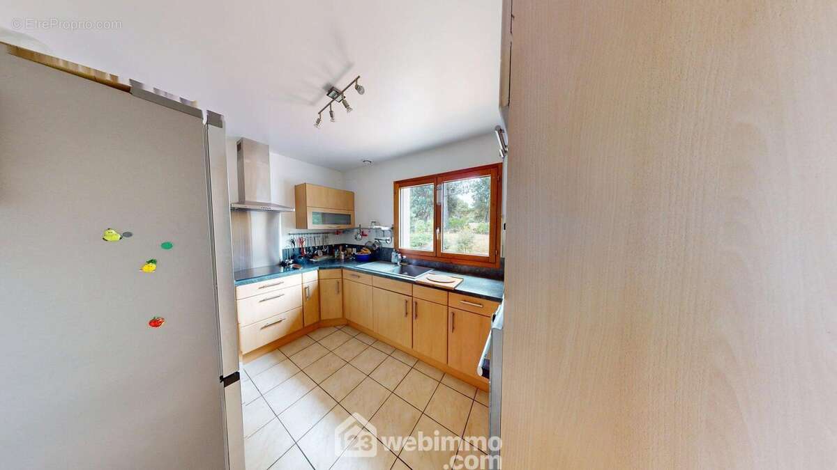 ouvrant sur le séjour - Maison à LA TRANCHE-SUR-MER