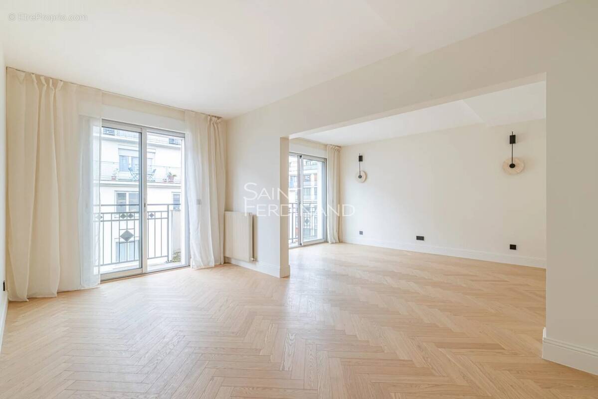 Appartement à PARIS-15E