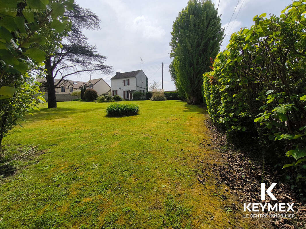 Terrain à LUZARCHES