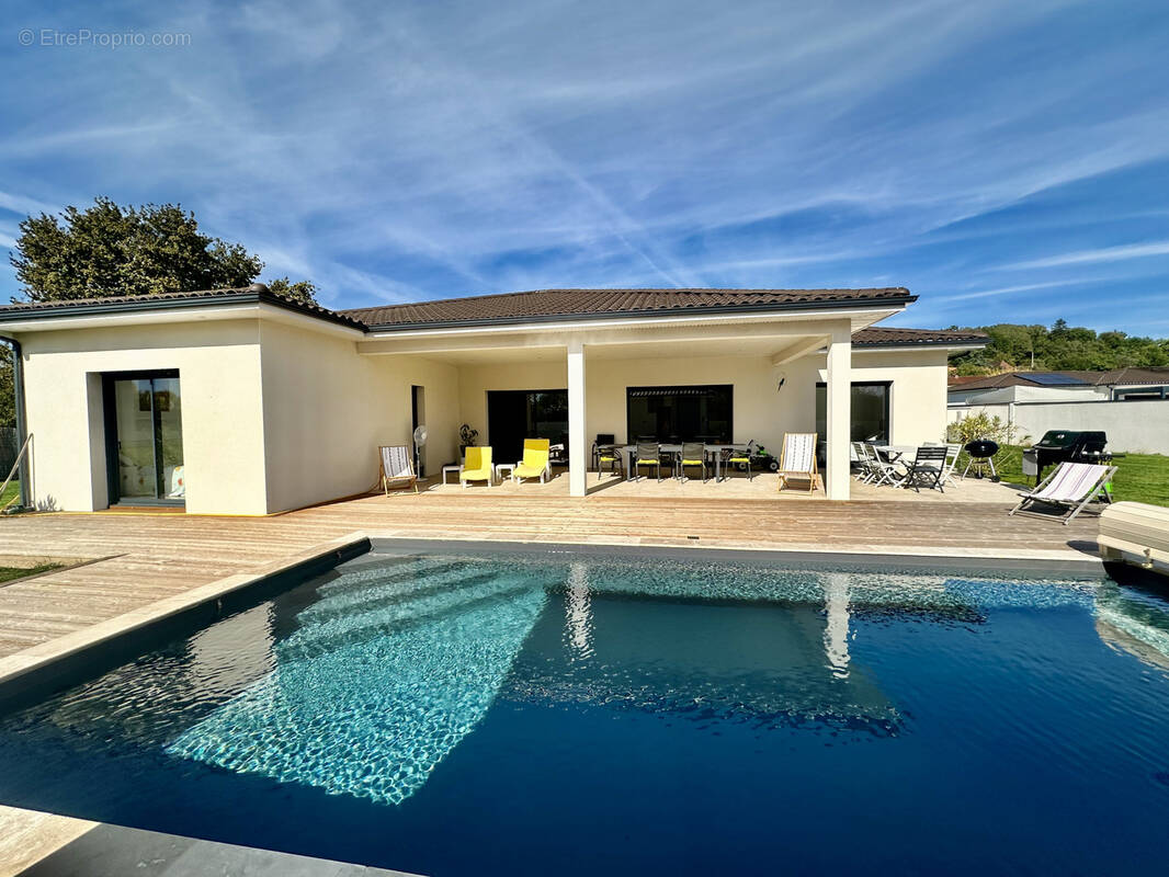 Villa contemporaine de plain-pied avec piscine - photo 1