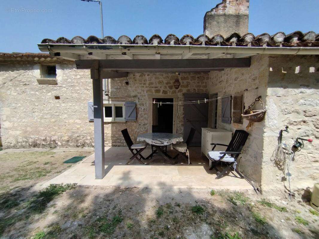 Maison à CASTELNAU-MONTRATIER