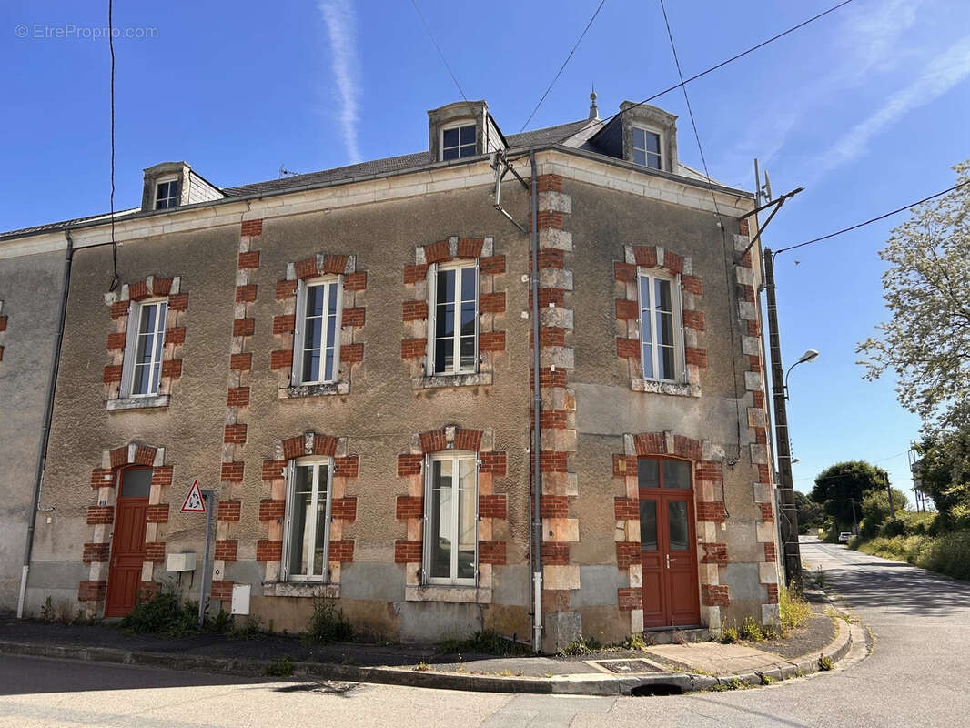 Maison à SAINT-GAULTIER