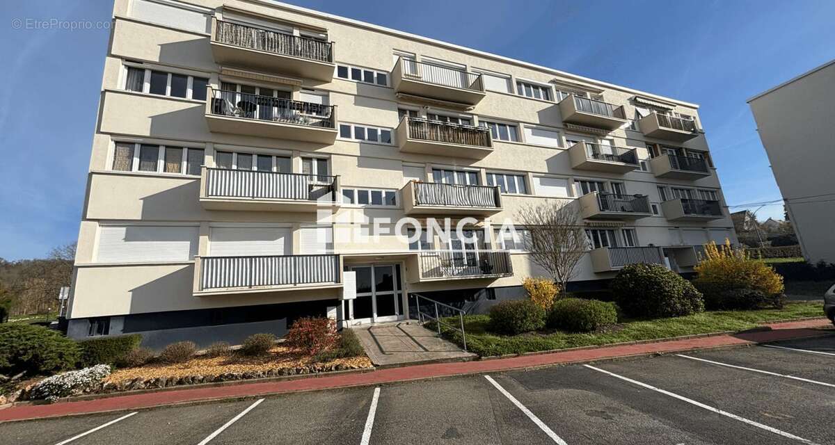 Appartement à VERRIERES-LE-BUISSON