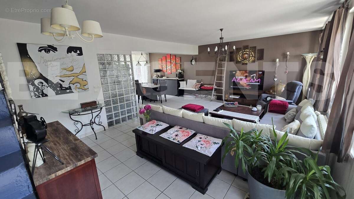 20250725_114743 - Maison à CHARLEVILLE-MEZIERES