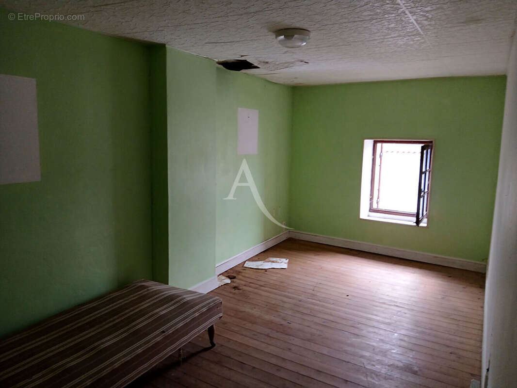 Maison à SAINT-DIZANT-DU-GUA