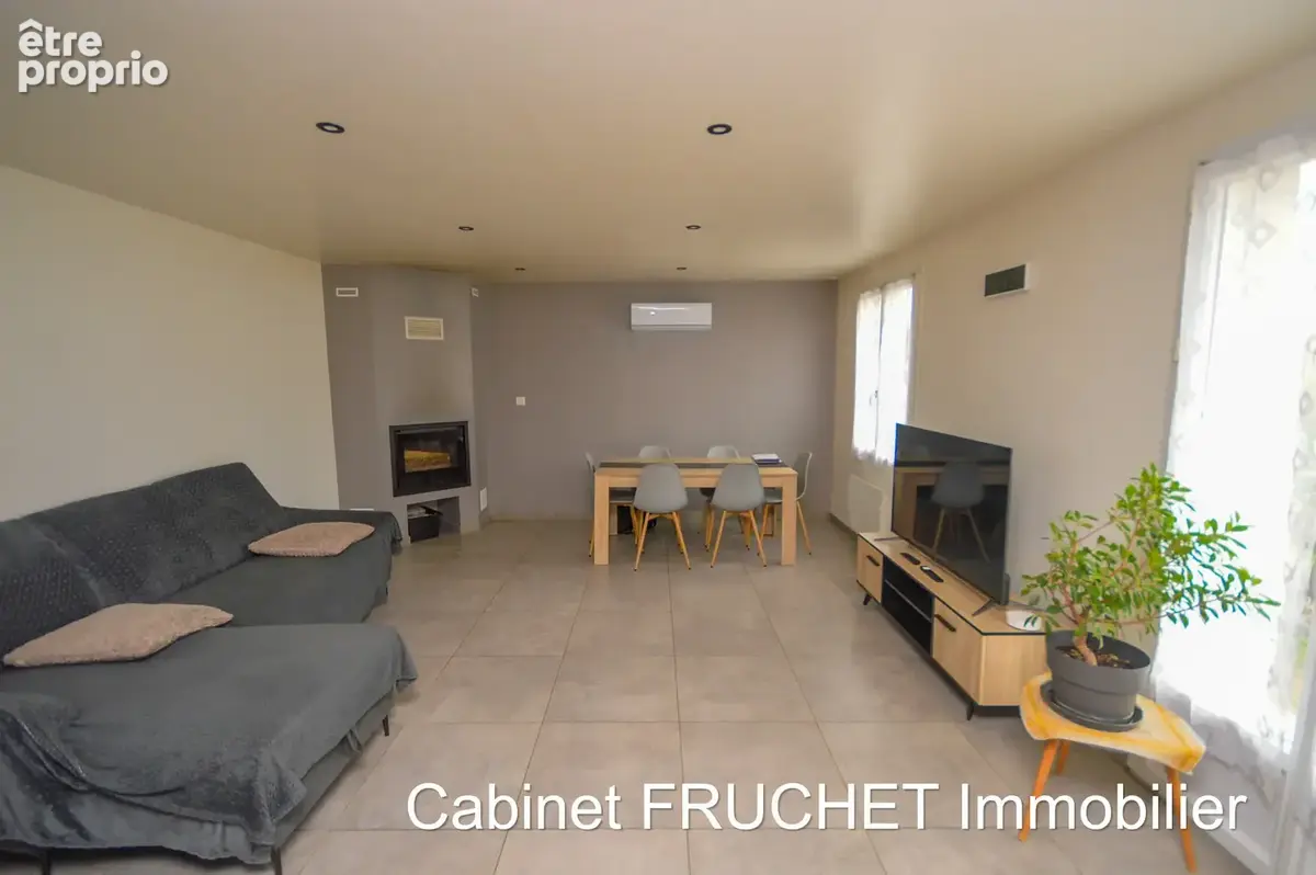 SAINT-PROUANT - Maison de plain-pied - 3 chambres - photo 5