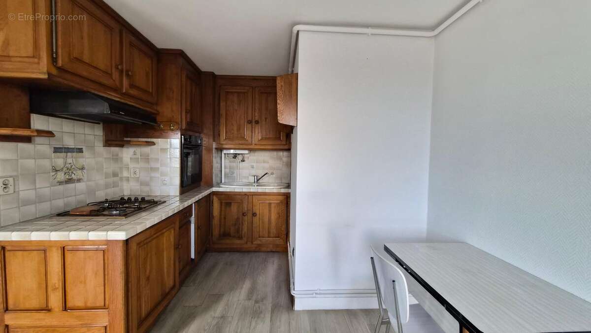 Appartement à LARDY