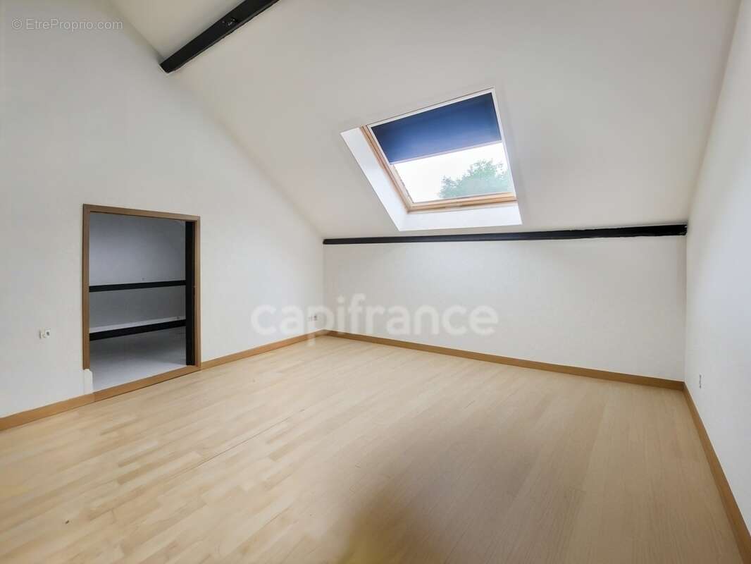 FAUVERNEY - Maison de 95 m² avec beau potentiel - photo 8