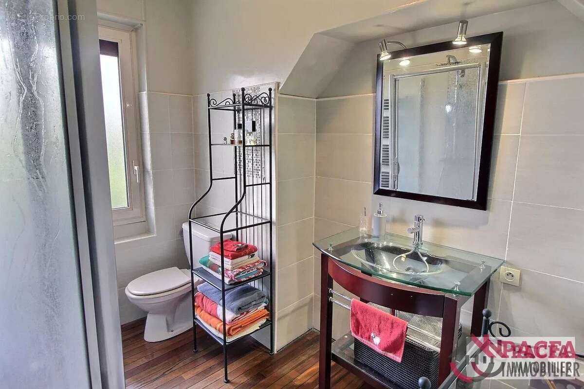 TRAVET - Maison de charme sur 1014 m² de terrain - photo 9