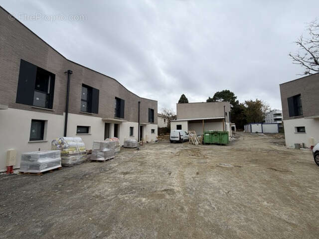 Maison à VILLENAVE-D&#039;ORNON