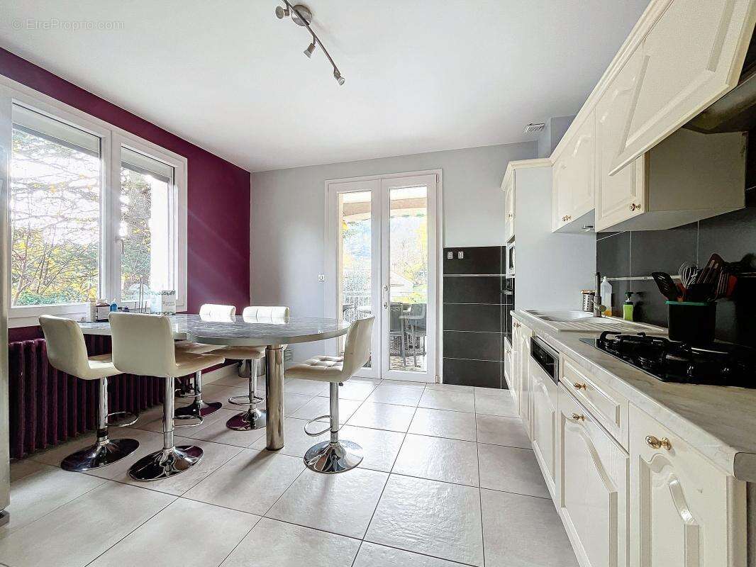 Maison à SAINT-JEAN-DE-MUZOLS