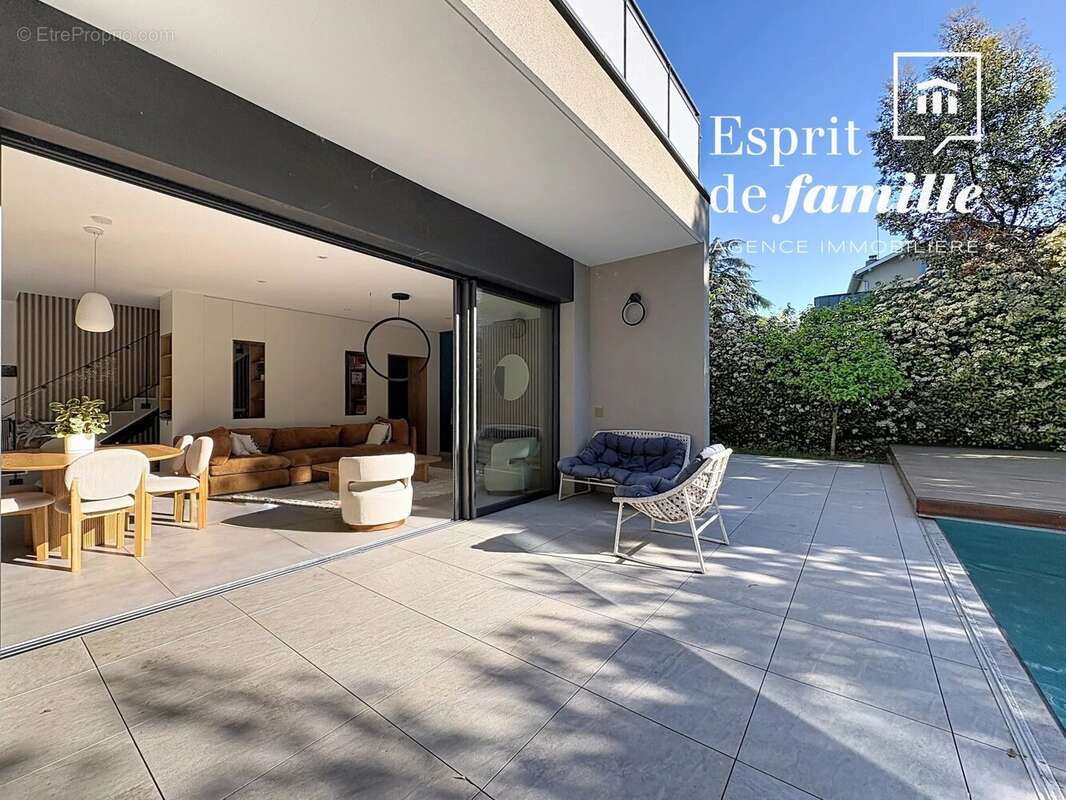 Maison à CALUIRE-ET-CUIRE