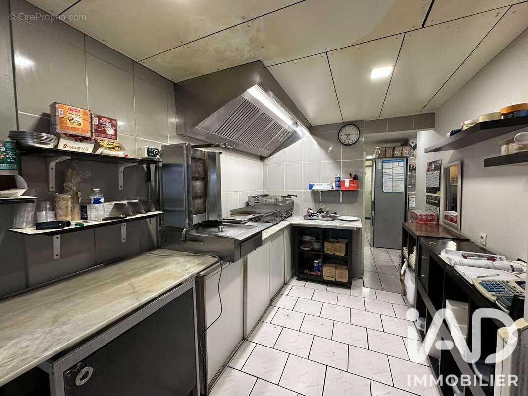 Commerce 90 m² à Villeneuve-Les-Avignon  - photo 5