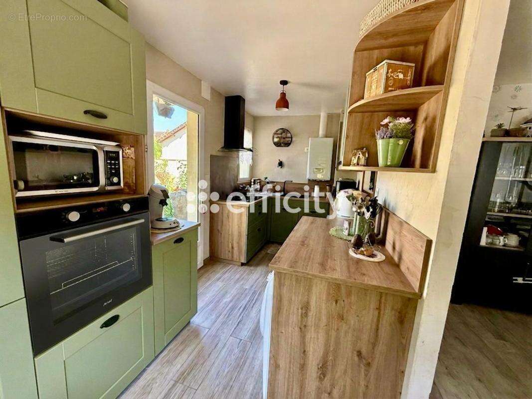 Maison 64 m² à Saint-Maximin  - photo 3