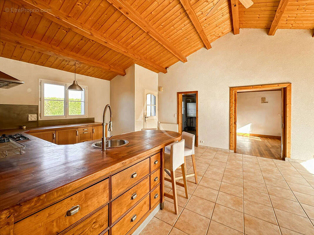Maison au calme d'une impasse avec vue dégagée à 500m du bourg - photo 8
