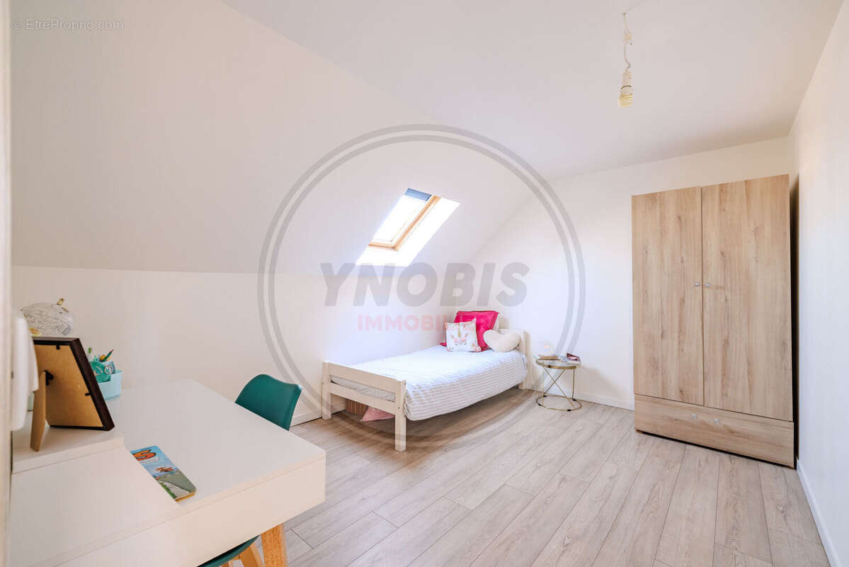 Maison à LES MUREAUX