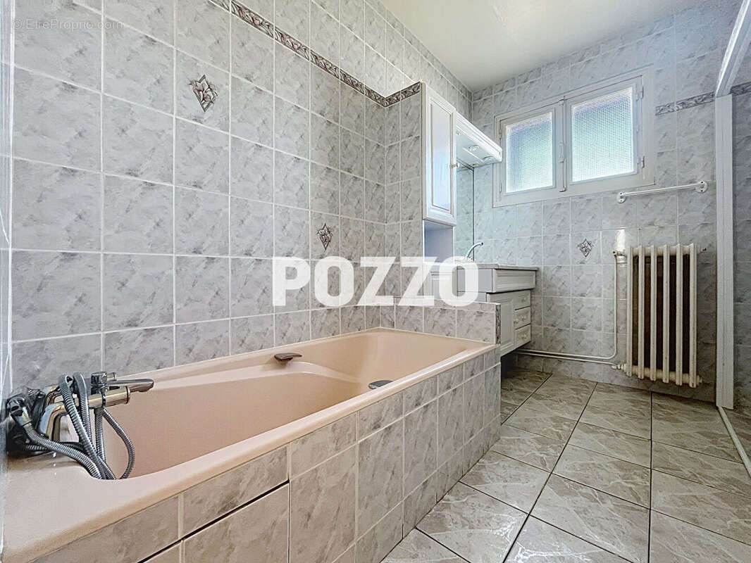 Maison à BRICQUEVILLE-SUR-MER