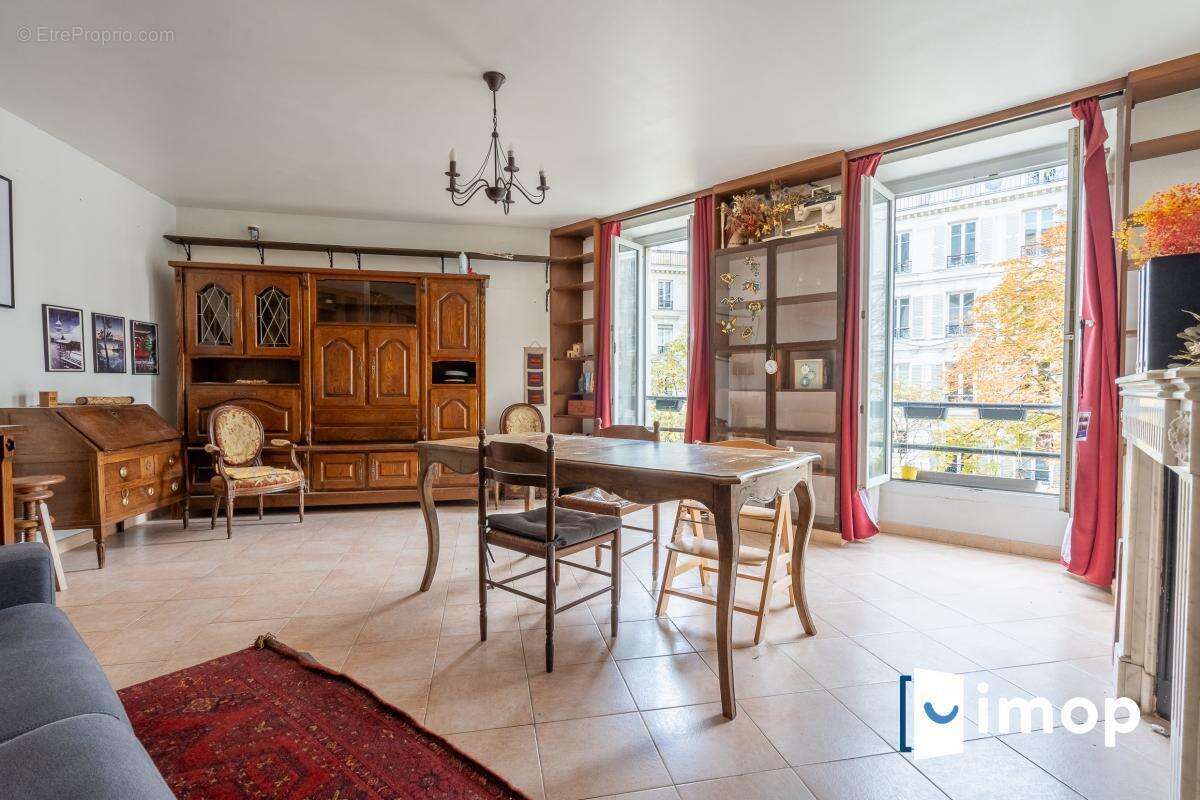 Appartement à PARIS-12E