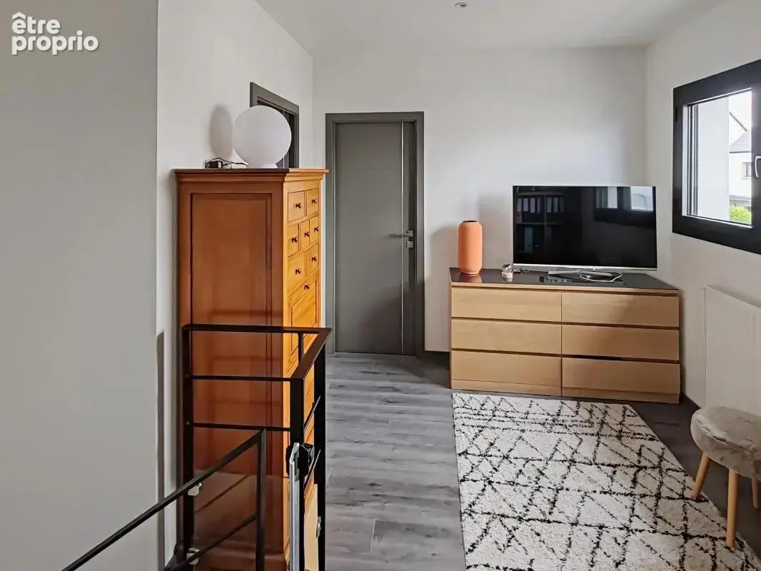Chateaugiron, spacieuse maison contemporaine - photo 5