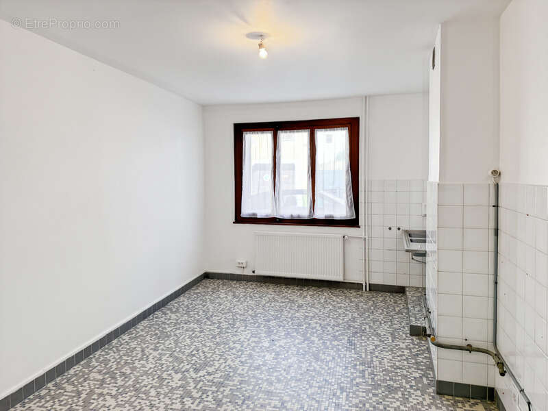 Maison à vendre 6 pièces GEX (01) - photo 6
