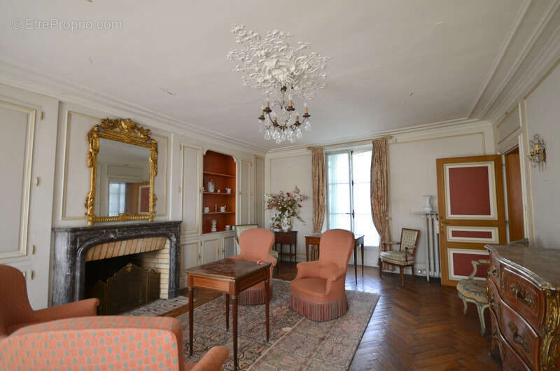 CHATEAU THIERRY (02)  centre, à vendre grande maison bourgeoise de 400 m2 habitables avec bâtiment de 800 m2 - photo 6